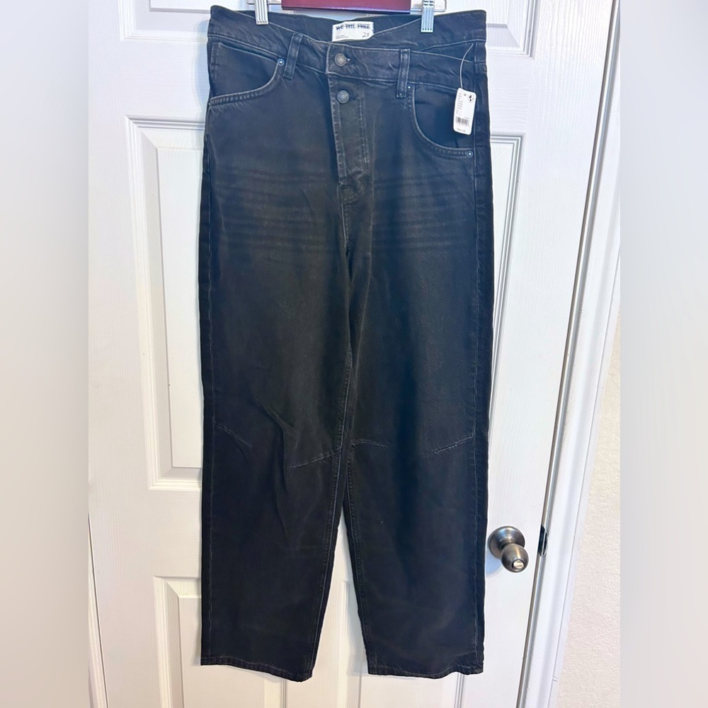 NWT Free People, We The Free, Crossroads Mid Rise Slim Straight Jeans, 27 Black - Picture 2 of 7
